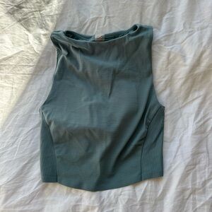 Rhone Top in Size XS